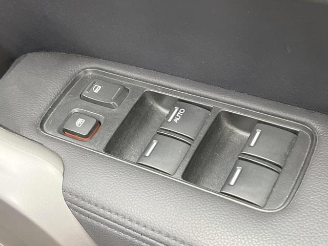 CR-V ZXi 4WD ガラスルーフ バックカメラ 寒冷地仕様 衝突被害軽減システム レザーシート コーナーセンサー スマートキー LEDヘッド ETC オートライト デュアルエアコン CD DVD再生 フルセグ(39枚目)
