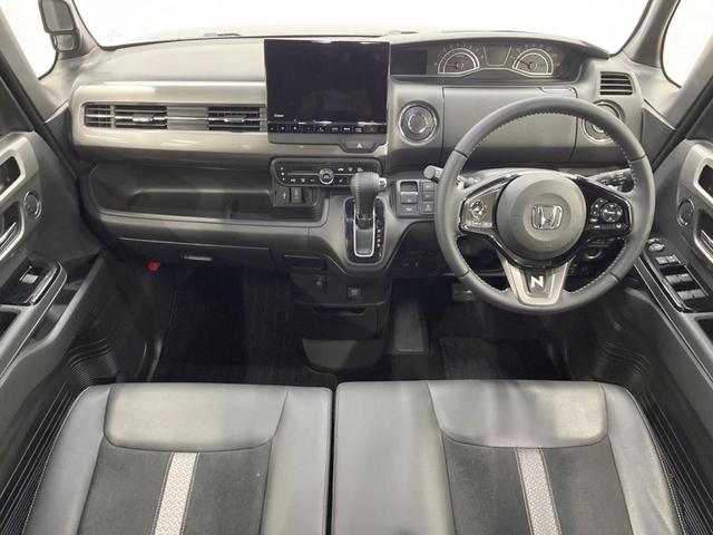 Ｎ－ＢＯＸカスタム Ｌターボ　スタイル＋ブラック　４ＷＤ　両側電動ドア　純正ＳＤナビ　バックカメラ　衝突被害軽減システム　ハーフレザーシート　スマートキー　ＬＥＤヘッド　ビルトインＥＴＣ　クルコン　オートハイビーム　オートエアコン（2枚目）