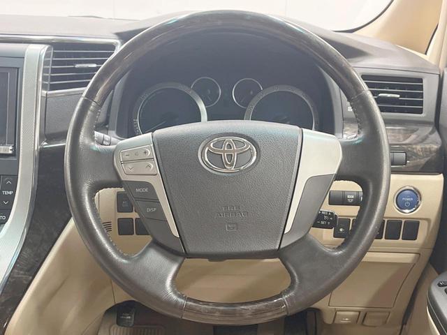 ヴェルファイアハイブリッド Ｘ　４ＷＤ　ＳＤナビ　バックカメラ　レザーシート　スマートキー　ＨＩＤヘッド　クルコン　デュアルエアコン　ＣＤ　ＤＶＤ再生（12枚目）