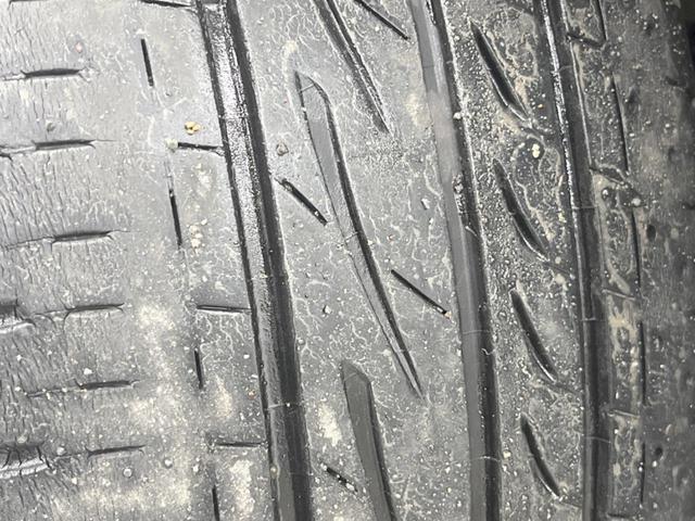 ヴェルファイアハイブリッド Ｘ　４ＷＤ　ＳＤナビ　バックカメラ　レザーシート　スマートキー　ＨＩＤヘッド　クルコン　デュアルエアコン　ＣＤ　ＤＶＤ再生（29枚目）