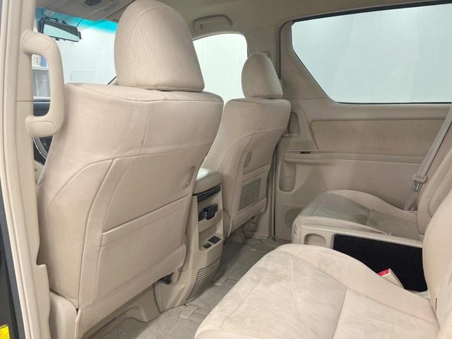 ヴェルファイアハイブリッド Ｘ　４ＷＤ　ＳＤナビ　バックカメラ　レザーシート　スマートキー　ＨＩＤヘッド　クルコン　デュアルエアコン　ＣＤ　ＤＶＤ再生（35枚目）