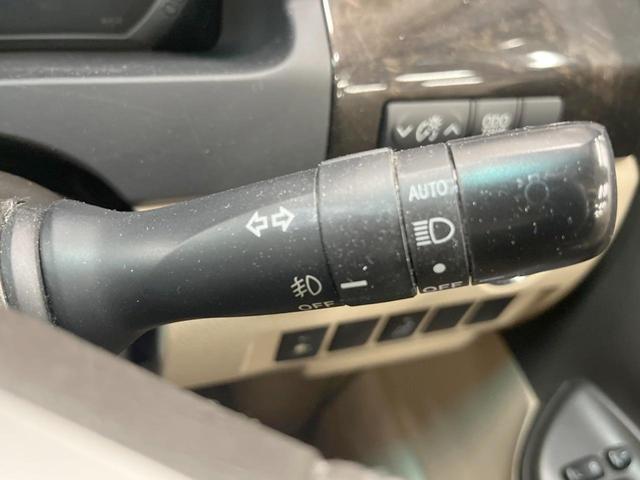 ヴェルファイアハイブリッド Ｘ　４ＷＤ　ＳＤナビ　バックカメラ　レザーシート　スマートキー　ＨＩＤヘッド　クルコン　デュアルエアコン　ＣＤ　ＤＶＤ再生（49枚目）