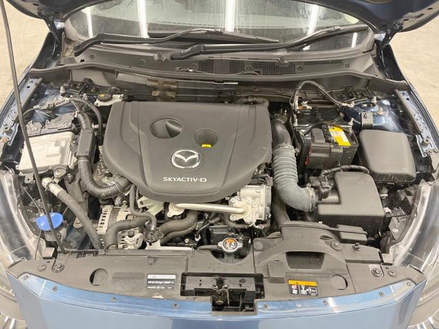 ＭＡＺＤＡ２ ＸＤ　ブラックトーンエディション　４ＷＤ　ディーゼル（軽油）　全周囲カメラ　１００Ｖ電源　衝突被害軽減システム　レーダークルーズ　ドラレコ　コーナーセンサー　ＬＥＤヘッド　ビルトインＥＴＣ　純正　車線逸脱警報　オートライト（19枚目）