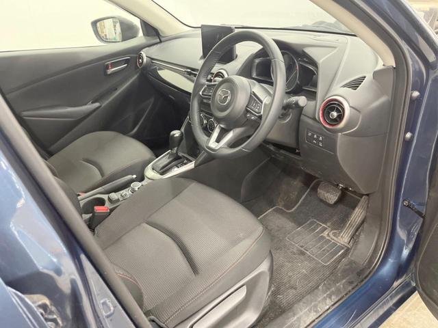 ＭＡＺＤＡ２ ＸＤ　ブラックトーンエディション　４ＷＤ　ディーゼル（軽油）　全周囲カメラ　１００Ｖ電源　衝突被害軽減システム　レーダークルーズ　ドラレコ　コーナーセンサー　ＬＥＤヘッド　ビルトインＥＴＣ　純正　車線逸脱警報　オートライト（32枚目）