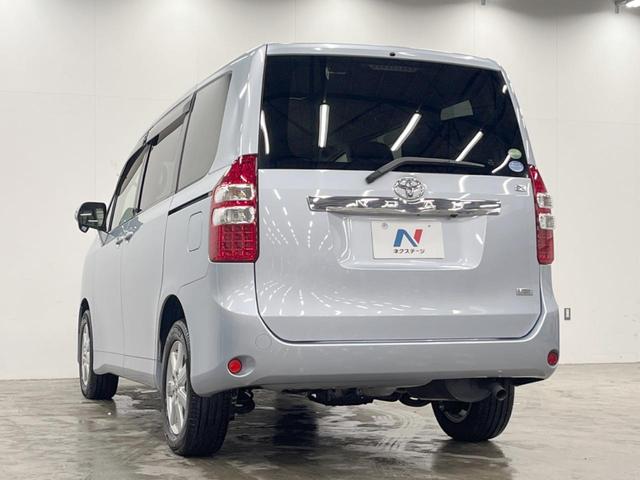 ノア Ｘ　Ｌセレクション　４ＷＤ　両側電動ドア　バックカメラ　スマートキー　ＨＩＤヘッド　純正１６インチアルミ　オートライト　デュアルエアコン　Ｂｌｕｅｔｏｏｔｈ（18枚目）