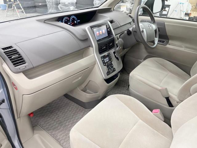 ノア Ｘ　Ｌセレクション　４ＷＤ　両側電動ドア　バックカメラ　スマートキー　ＨＩＤヘッド　純正１６インチアルミ　オートライト　デュアルエアコン　Ｂｌｕｅｔｏｏｔｈ（31枚目）