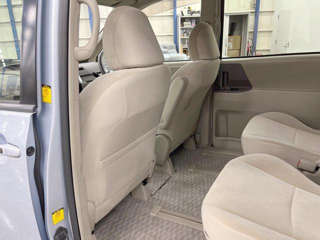 ノア Ｘ　Ｌセレクション　４ＷＤ　両側電動ドア　バックカメラ　スマートキー　ＨＩＤヘッド　純正１６インチアルミ　オートライト　デュアルエアコン　Ｂｌｕｅｔｏｏｔｈ（32枚目）