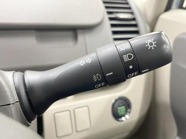 ノア Ｘ　Ｌセレクション　４ＷＤ　両側電動ドア　バックカメラ　スマートキー　ＨＩＤヘッド　純正１６インチアルミ　オートライト　デュアルエアコン　Ｂｌｕｅｔｏｏｔｈ（45枚目）