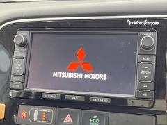 【純正ナビ】人気の純正ナビを装備しております。ナビの使いやすさはもちろん、オーディオ機能も充実！キャンプや旅行はもちろん、通勤や買い物など普段のドライブも楽しくなるはず♪ 3