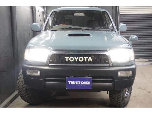 ハイラックスサーフ ＳＳＲ－Ｘリミテッド　ワイド　全塗装車／アンヴィルグレー／ナロー加工／リフトアップ／マッドタイヤ／外アルミ／外ステアリング／サンルーフ／外ナビ／Ｂｌｕｅｔｏｏｔｈ接続／１ＫＺエンジン（6枚目）