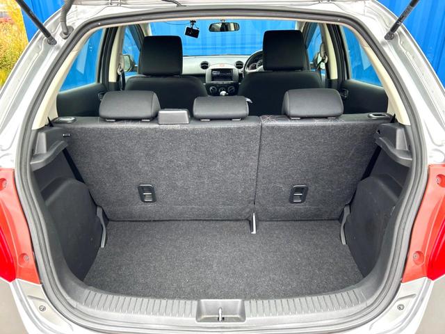 デミオ 13C 4WD CD エアバック(運転席・助手席) リモコンキー ステアリングスイッチ バブル式リアコンビネーションランプ  シートリフター(運転席) 2スピーカー(10枚目)