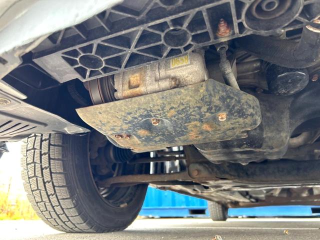 デミオ 13C 4WD CD エアバック(運転席・助手席) リモコンキー ステアリングスイッチ バブル式リアコンビネーションランプ  シートリフター(運転席) 2スピーカー(22枚目)