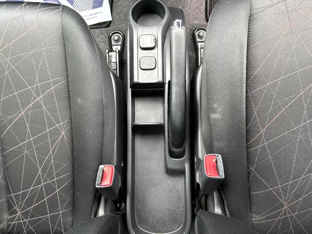 デミオ 13C 4WD CD エアバック(運転席・助手席) リモコンキー ステアリングスイッチ バブル式リアコンビネーションランプ  シートリフター(運転席) 2スピーカー(35枚目)