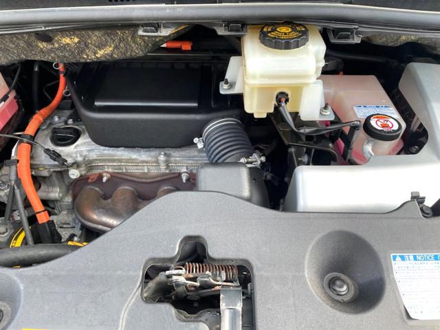 アルファードハイブリッド G 4WD 禁煙車 両側電動スライドドア フリップダウンモニター HDDナビ バックカメラ HIDヘッドライト HIDフロントフォグ スマートキー 前席パワーシート 電動オットマン ビルトインETC(18枚目)