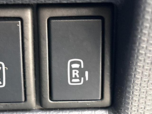 デリカＤ：２ Ｓ　４ＷＤ　禁煙車　両側電動スライドドア　オーディオ　ＨＩＤヘッドライト　スマートキー　純正１５インチＡＷ　シートヒーター　電動格納ミラー　ドアバイザー　盗難防止システム　オートライト　プライバシーガラス（26枚目）