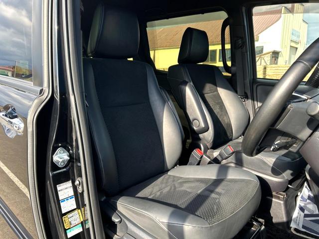 ヴォクシー ZS 煌III 4WD 両側電動ドア 純正9型SDナビ バックカメラ 衝突被害軽減システム ハーフレザーシート ドラレコ コーナーセンサー スマートキー LEDヘッド ビルトインETC クルコン オートライト(7枚目)