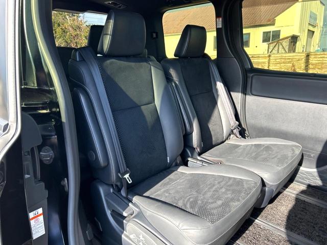 ヴォクシー ZS 煌III 4WD 両側電動ドア 純正9型SDナビ バックカメラ 衝突被害軽減システム ハーフレザーシート ドラレコ コーナーセンサー スマートキー LEDヘッド ビルトインETC クルコン オートライト(8枚目)