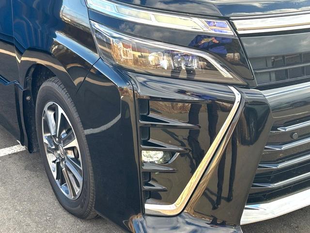 ヴォクシー ZS 煌III 4WD 両側電動ドア 純正9型SDナビ バックカメラ 衝突被害軽減システム ハーフレザーシート ドラレコ コーナーセンサー スマートキー LEDヘッド ビルトインETC クルコン オートライト(12枚目)