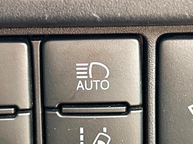 ヴォクシー ZS 煌III 4WD 両側電動ドア 純正9型SDナビ バックカメラ 衝突被害軽減システム ハーフレザーシート ドラレコ コーナーセンサー スマートキー LEDヘッド ビルトインETC クルコン オートライト(29枚目)