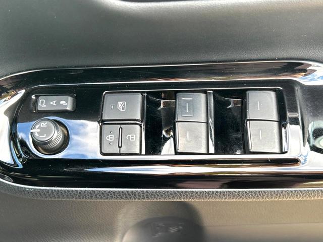 ヴォクシー ZS 煌III 4WD 両側電動ドア 純正9型SDナビ バックカメラ 衝突被害軽減システム ハーフレザーシート ドラレコ コーナーセンサー スマートキー LEDヘッド ビルトインETC クルコン オートライト(36枚目)