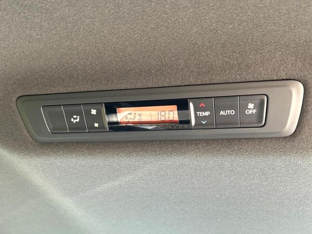 ヴォクシー ZS 煌III 4WD 両側電動ドア 純正9型SDナビ バックカメラ 衝突被害軽減システム ハーフレザーシート ドラレコ コーナーセンサー スマートキー LEDヘッド ビルトインETC クルコン オートライト(38枚目)