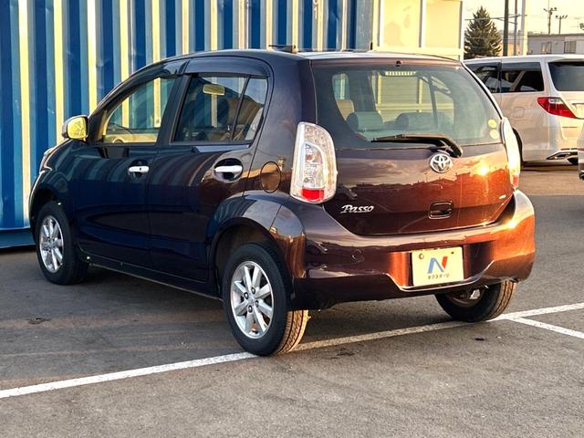 パッソ プラスハナ Gパッケージ 4WD SDナビ 寒冷地仕様 スマートキー HIDヘッド 純正14インチアルミ オートライト オートエアコン Bluetooth CD DVD再生 ブルーレイ再生 フルセグ(32枚目)