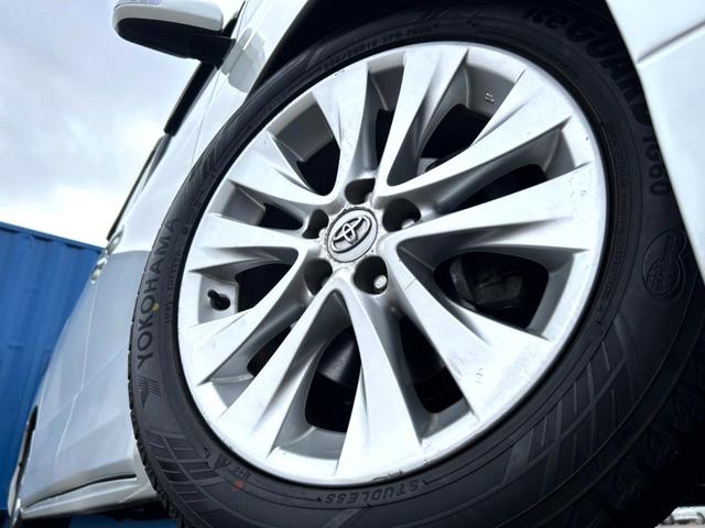 アルファード ２４０Ｓ　４ＷＤ　両側電動ドア　後席モニター　バックカメラ　寒冷地仕様　スマートキー　ＨＩＤヘッド　ビルトインＥＴＣ　純正１８インチアルミ　オートライト　デュアルエアコン　リアエアコン　ＣＤ　ＤＶＤ再生（13枚目）