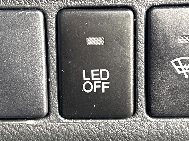 アルファード ２４０Ｓ　４ＷＤ　両側電動ドア　後席モニター　バックカメラ　寒冷地仕様　スマートキー　ＨＩＤヘッド　ビルトインＥＴＣ　純正１８インチアルミ　オートライト　デュアルエアコン　リアエアコン　ＣＤ　ＤＶＤ再生（36枚目）