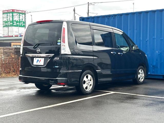 セレナ ハイウェイスター 4WD 両側電動ドア 純正SDナビ バックカメラ フルセグTV Bluetooth接続 スマートキー ETC ドアバイザー 盗難防止システム 横滑り防止機能 プライバシーガラス CD再生 DVD再生(17枚目)