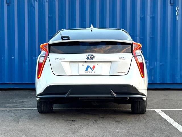 プリウス Ｓツーリングセレクション　４ＷＤ　禁煙車　黒革シート　純正９型ＳＤナビ　バックカメラ　寒冷地仕様　衝突被害軽減システム　レーダークルーズ　ドラレコ　スマートキー　ＬＥＤヘッド　ビルトインＥＴＣ　純正１７インチアルミ（14枚目）