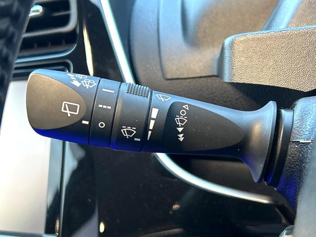 プリウス Ｓツーリングセレクション　４ＷＤ　禁煙車　黒革シート　純正９型ＳＤナビ　バックカメラ　寒冷地仕様　衝突被害軽減システム　レーダークルーズ　ドラレコ　スマートキー　ＬＥＤヘッド　ビルトインＥＴＣ　純正１７インチアルミ（23枚目）