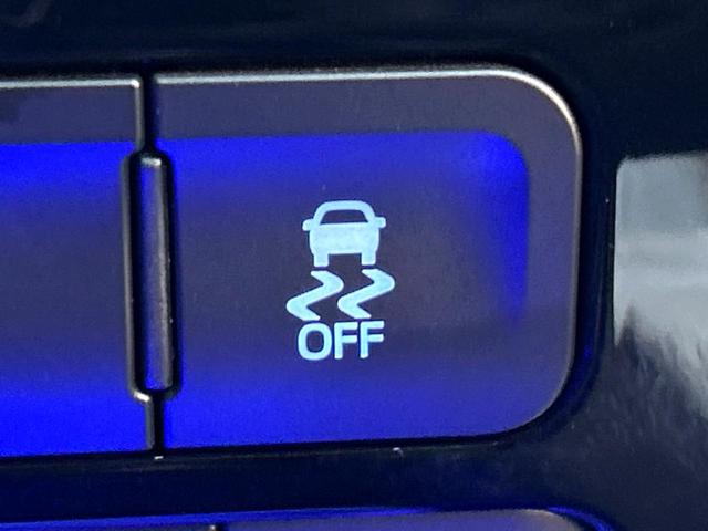 プリウス Ｓツーリングセレクション　４ＷＤ　禁煙車　黒革シート　純正９型ＳＤナビ　バックカメラ　寒冷地仕様　衝突被害軽減システム　レーダークルーズ　ドラレコ　スマートキー　ＬＥＤヘッド　ビルトインＥＴＣ　純正１７インチアルミ（30枚目）