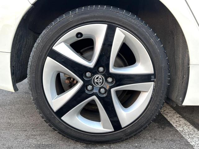 プリウス Ｓツーリングセレクション　４ＷＤ　禁煙車　黒革シート　純正９型ＳＤナビ　バックカメラ　寒冷地仕様　衝突被害軽減システム　レーダークルーズ　ドラレコ　スマートキー　ＬＥＤヘッド　ビルトインＥＴＣ　純正１７インチアルミ（41枚目）