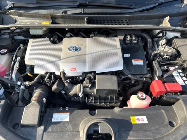 プリウス Ｓツーリングセレクション　４ＷＤ　禁煙車　黒革シート　純正９型ＳＤナビ　バックカメラ　寒冷地仕様　衝突被害軽減システム　レーダークルーズ　ドラレコ　スマートキー　ＬＥＤヘッド　ビルトインＥＴＣ　純正１７インチアルミ（68枚目）