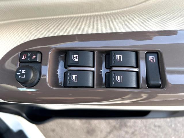 ムーヴキャンバス Gメイクアップリミテッド SAIII 4WD 禁煙車 純正SDナビ 全周囲カメラ 両側電動ドア Bluetooth接続 衝突軽減システム スマートキー LEDヘッドライト オートエアコン OZレーシング製14インチAW 盗難防止システム(29枚目)