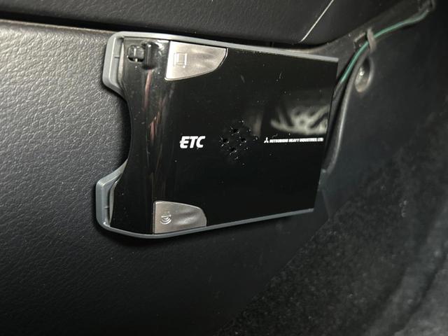 パジェロ ロング　スーパーエクシード　４ＷＤ　サンルーフ　ディーゼル　７人乗り　純正ナビ　バックカメラ　レザーシート　シートヒーター　パワーシート　ドラレコ　ＨＩＤヘッド　ＥＴＣ　クルコン　ロックフォードサウンドシステム（7枚目）