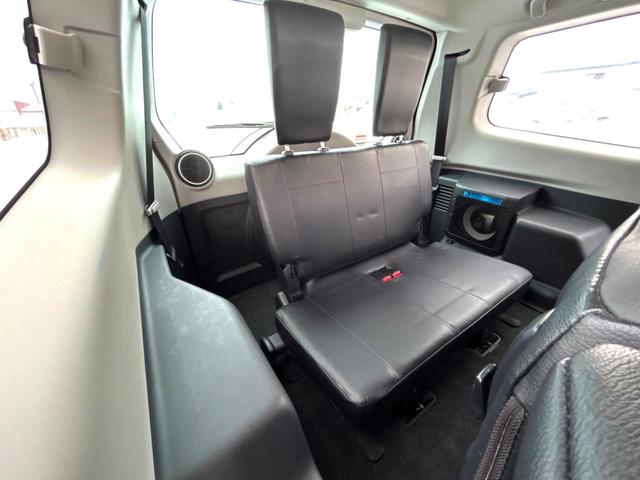 パジェロ ロング　スーパーエクシード　４ＷＤ　サンルーフ　ディーゼル　７人乗り　純正ナビ　バックカメラ　レザーシート　シートヒーター　パワーシート　ドラレコ　ＨＩＤヘッド　ＥＴＣ　クルコン　ロックフォードサウンドシステム（10枚目）