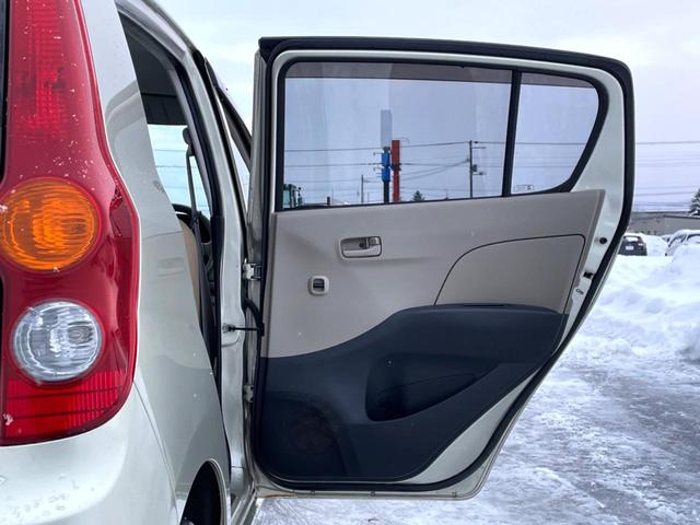 ミラ X 4WD 純正CDオーディオ リモコンキー ドアバイザー プライバシーガラス 電動格納ミラー プライバシーガラス 衝突安全ボディ 盗難防止システム(44枚目)