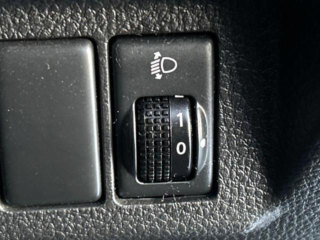 エクストレイル ２０Ｘ　４ＷＤ　ＳＤナビ　バックカメラ　ハーフレザーシート　ドラレコ　スマートキー　ＥＴＣ　純正１７インチアルミ　オートライト　オートエアコン　Ｂｌｕｅｔｏｏｔｈ　ＣＤ　ＤＶＤ再生　地デジ（32枚目）