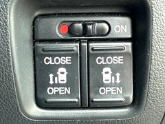 ��ξ¦�ѥ���饤�ɥɥ��ۥ��ޡ��ȥ����䱿ž�ʤΥ����å��Ǹ���ξ¦���饤�ɥɥ��γ��Ĥ���ǽ����ư�������Ϥ�����ƥɥ��򳫤���ɬ�פ�̵���������ʤ����ͤǤ��ñ�˳����Ĥ�Ǥ���Ŭ�Ǥ��� 4