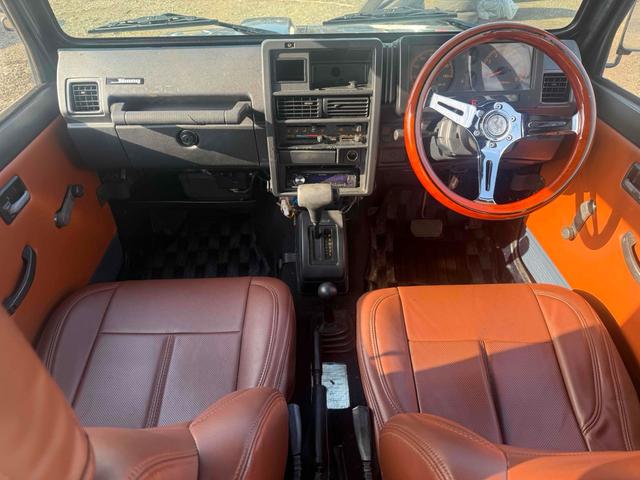 ジムニー ワイルドウインドリミテッド 4WD AT CD(2枚目)