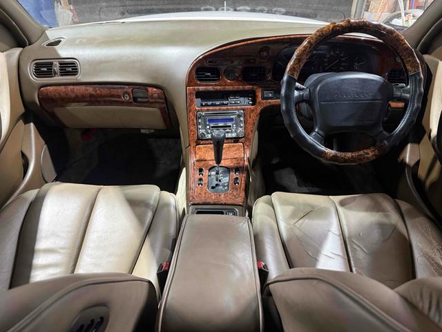 プレジデントＪＳ タイプＧ　オートクルーズコントロール　アルミホイール　ＡＴ　シートヒーター　電動格納ミラー　パワーシート　ＣＤ　ＭＤ　ＡＢＳ　エアコン　パワーステアリング（2枚目）