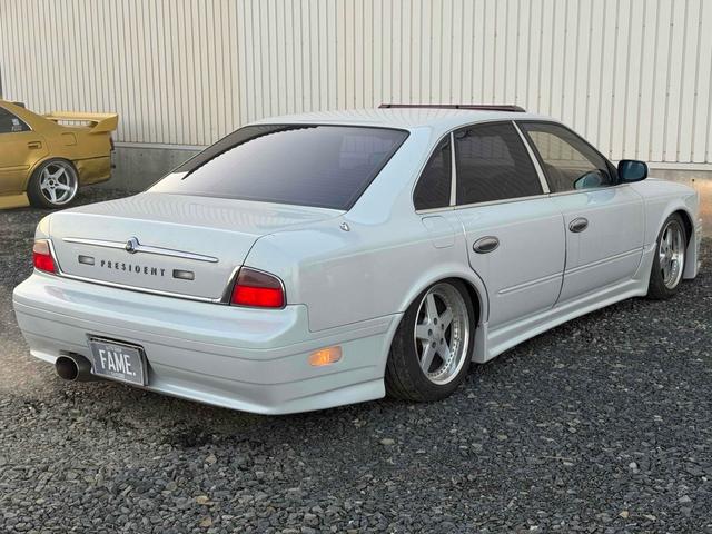 プレジデントＪＳ タイプＧ　オートクルーズコントロール　アルミホイール　ＡＴ　シートヒーター　電動格納ミラー　パワーシート　ＣＤ　ＭＤ　ＡＢＳ　エアコン　パワーステアリング（14枚目）