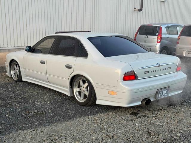 プレジデントＪＳ タイプＧ　オートクルーズコントロール　アルミホイール　ＡＴ　シートヒーター　電動格納ミラー　パワーシート　ＣＤ　ＭＤ　ＡＢＳ　エアコン　パワーステアリング（16枚目）