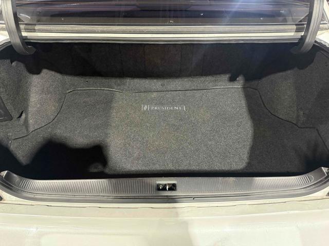 プレジデントＪＳ タイプＧ　オートクルーズコントロール　アルミホイール　ＡＴ　シートヒーター　電動格納ミラー　パワーシート　ＣＤ　ＭＤ　ＡＢＳ　エアコン　パワーステアリング（18枚目）