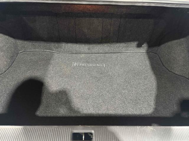 プレジデントＪＳ タイプＧ　オートクルーズコントロール　アルミホイール　ＡＴ　シートヒーター　電動格納ミラー　パワーシート　ＣＤ　ＭＤ　ＡＢＳ　エアコン　パワーステアリング（29枚目）