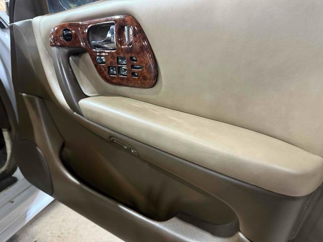 プレジデントＪＳ タイプＧ　オートクルーズコントロール　アルミホイール　ＡＴ　シートヒーター　電動格納ミラー　パワーシート　ＣＤ　ＭＤ　ＡＢＳ　エアコン　パワーステアリング（30枚目）