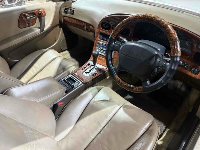 プレジデントＪＳ タイプＧ　オートクルーズコントロール　アルミホイール　ＡＴ　シートヒーター　電動格納ミラー　パワーシート　ＣＤ　ＭＤ　ＡＢＳ　エアコン　パワーステアリング（31枚目）