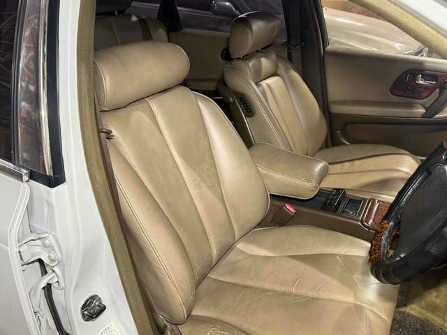 プレジデントＪＳ タイプＧ　オートクルーズコントロール　アルミホイール　ＡＴ　シートヒーター　電動格納ミラー　パワーシート　ＣＤ　ＭＤ　ＡＢＳ　エアコン　パワーステアリング（41枚目）