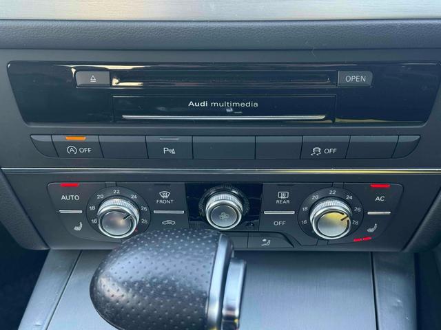 手の届きやすいところで簡単操作ができる空調付き！オールシーズンお好みの温度調節ができます。